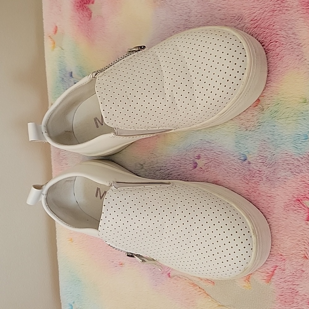Mia Kids White Slip On Sneakers Girls Size 1